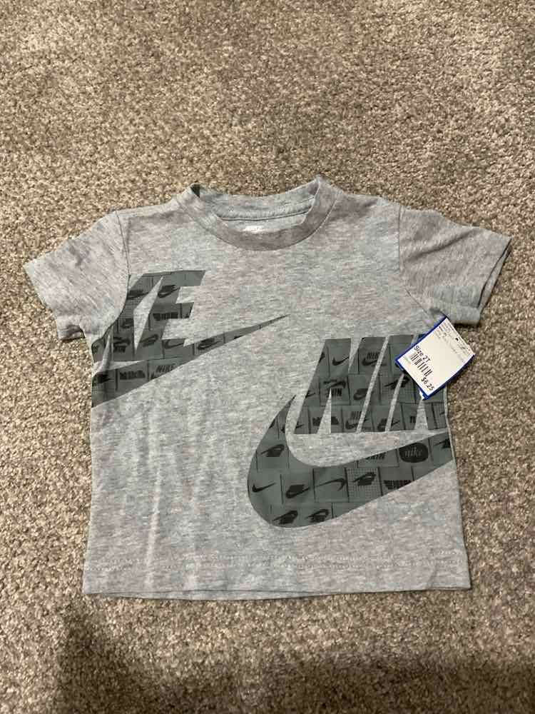 Nike (B) Gray Toddler Size 2T Boy's AthleticTopSS