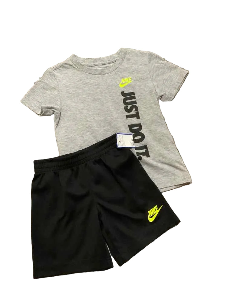 Nike (B) Black Gray Toddler Size 4T Boy's 2PCAthleticShortSuit