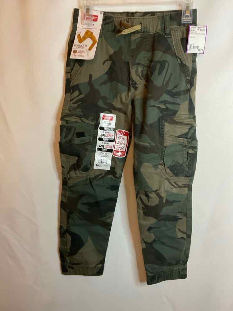 Wrangler (C) Camo Youth Size 7 PantChino