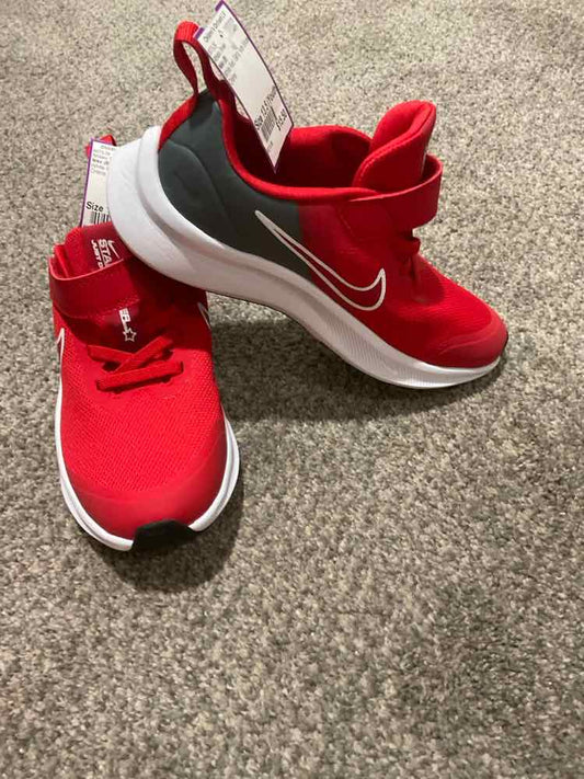 Nike (B) White Red Youth Shoe Size 13.5 (Youth) Girl's Athletic Shoes