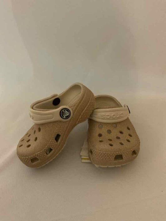 Crocs (B) Gold Infant Shoe Size 2 (Infant) SandalsBetter