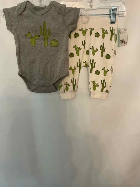 Monica + Andy (C) GRAY GREEN Infant Size NB 2PC Casual