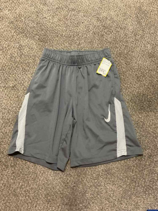 Nike (B) Gray Youth Size Medium Boy's ShortAthletic