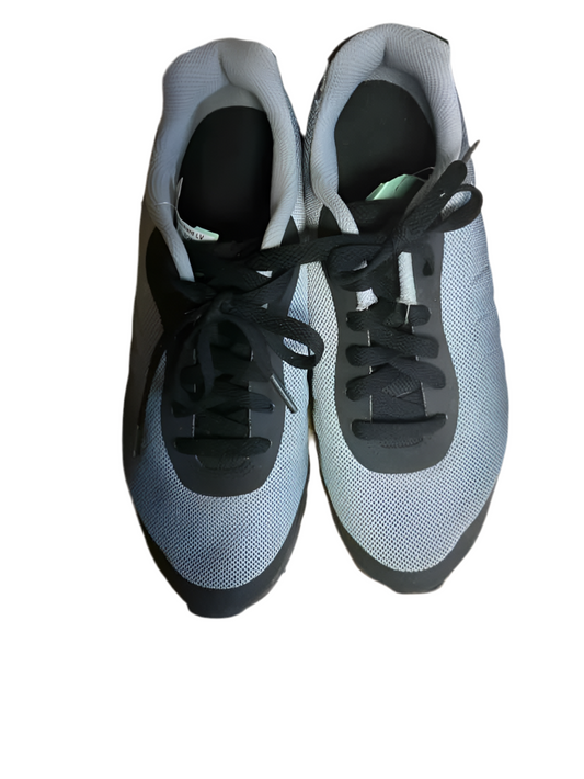 Nike (B) Black Gray Youth Shoe Size 5 (Youth) Athletic Shoes