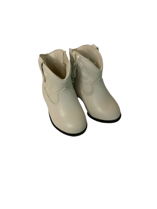 Cat and Jack (D) Cream Toddler Shoe Size 5 (Toddler) FashionBoots