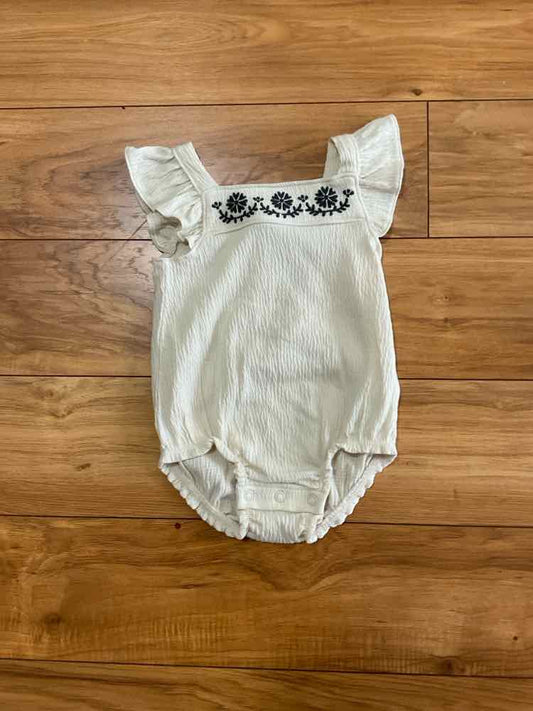 Carters (C) Cream Infant Size 6 MO Girl's 1PC Casual