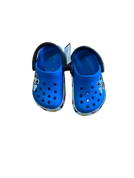 Crocs (B) Blue Toddler Shoe Size 6 (Toddler) Boy's SandalsBasic