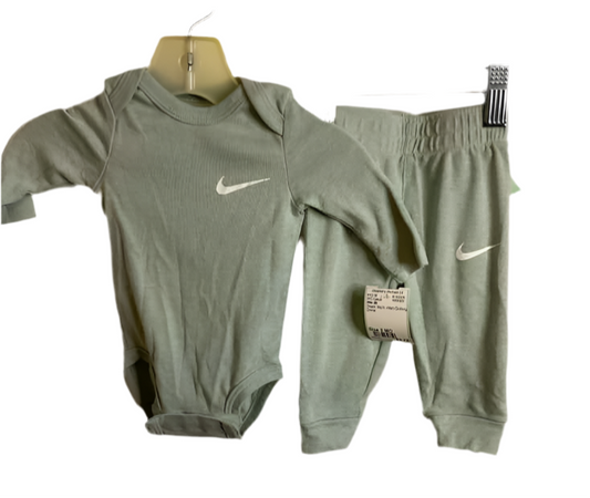 Nike (B) Green Infant Size 3 MO 2PC Casual