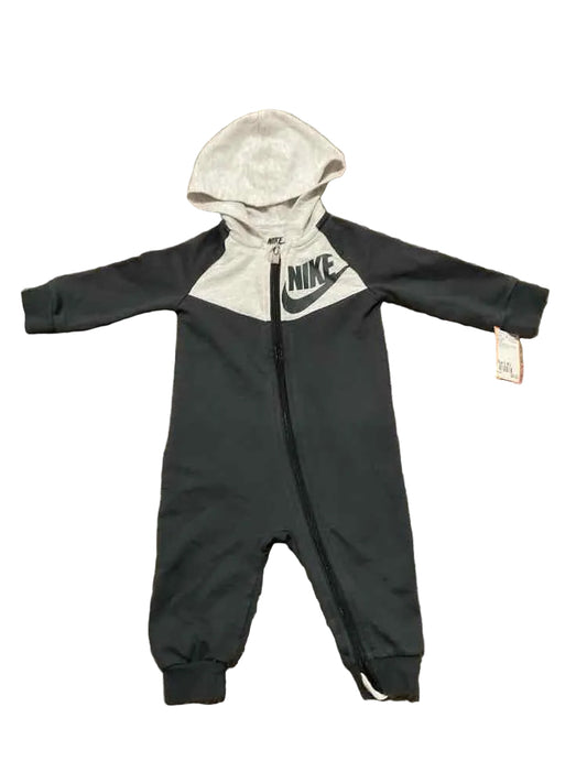 Nike (B) White Gray Infant Size 9 MO Boy's 1PC Casual