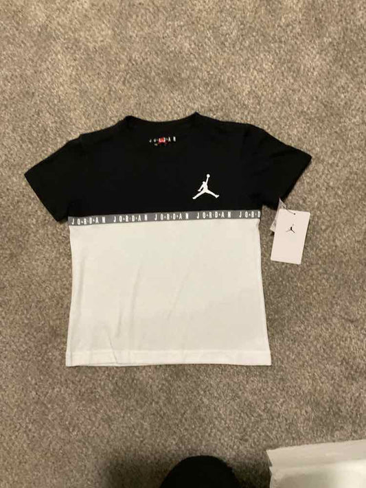 Jordan (B) White Black Youth Size 7 Boy's AthleticTopSS