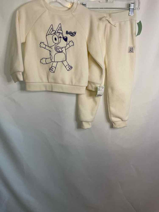 Bluey (C) White Blue Toddler Size 3T 2PCCasual