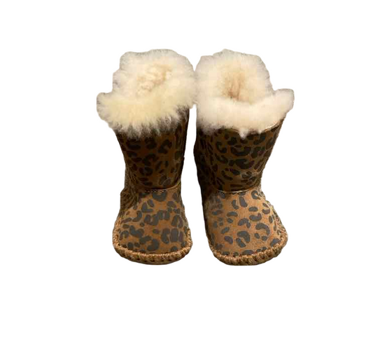 Ugg (AA) Animal Print Infant Shoe Size 1 (Infant) Girl's FashionBoots